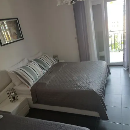 Apartment Ante Apartment
